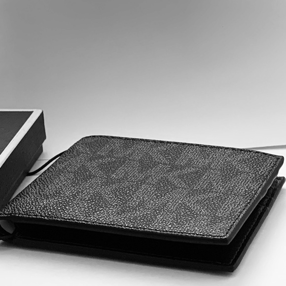 Michael Kors Men, Black Slim, Billfold , Wallet - Picture 5 of 6